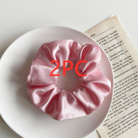 Elestique à cheveux simple en satin rétro \ Simple retro satin hair elastic