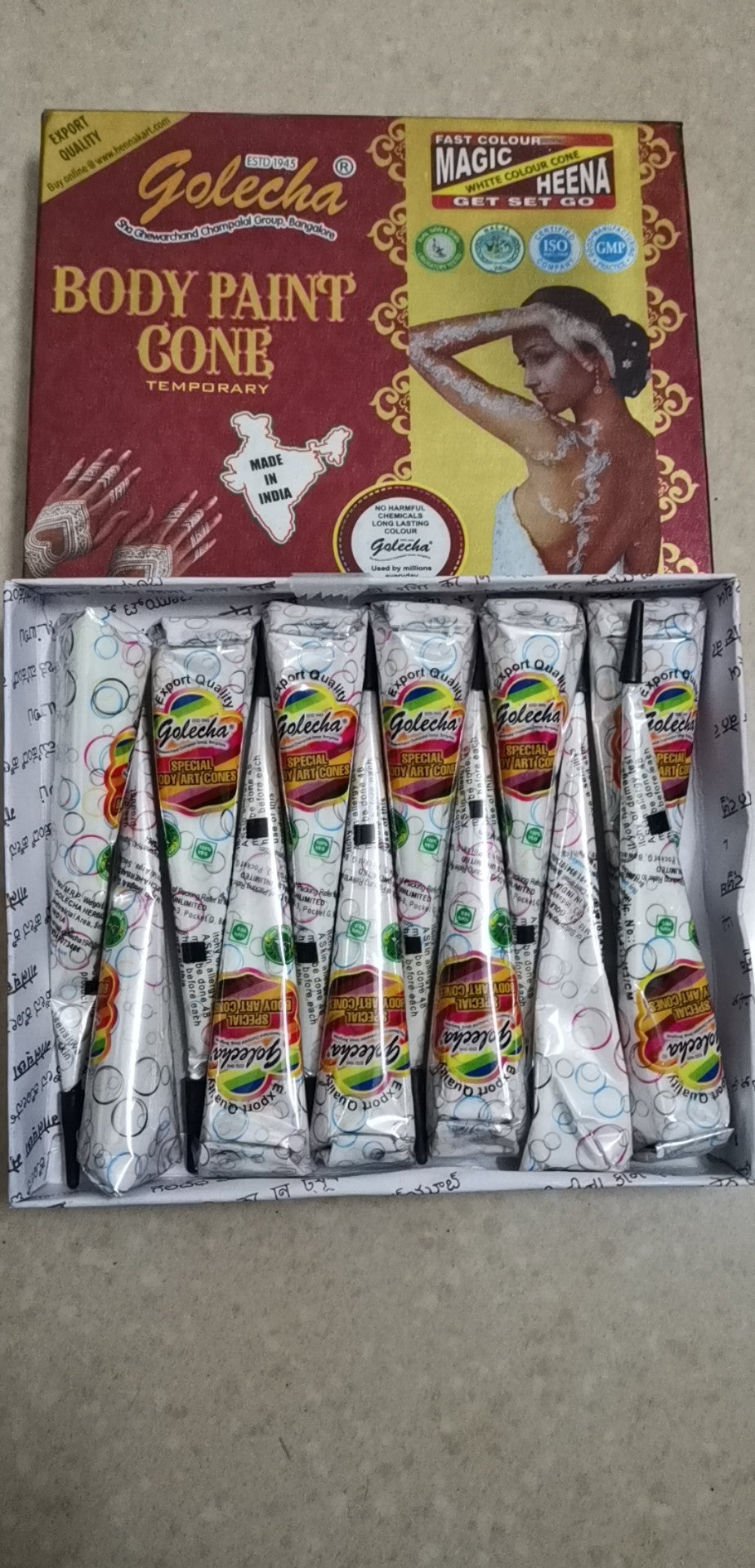 Crème de tatouage pailletée peinte à la main, couleur crème \ Glitter Hand Painted Cream Tattoo Cream Color