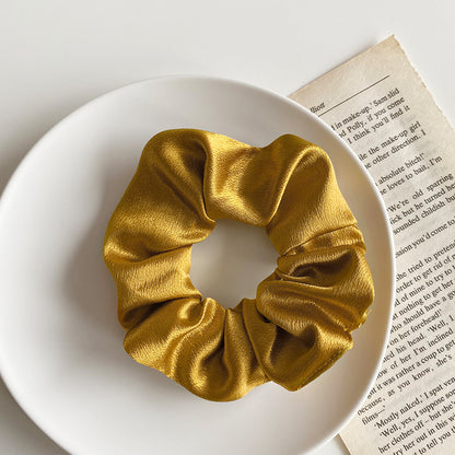 Elestique à cheveux simple en satin rétro \ Simple retro satin hair elastic