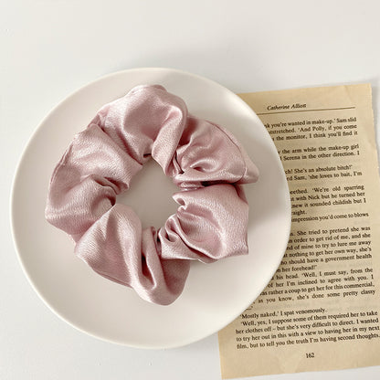 Elestique à cheveux simple en satin rétro \ Simple retro satin hair elastic